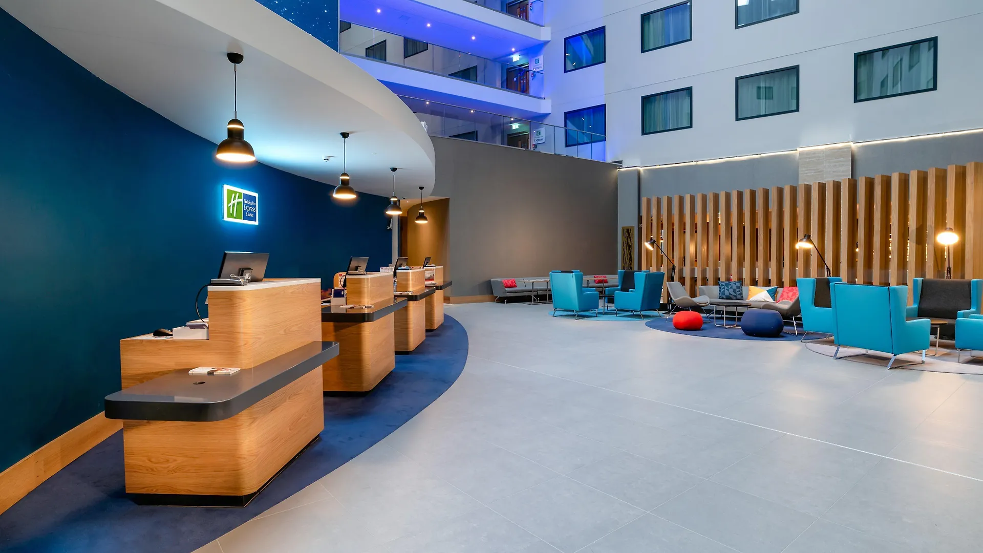 הית'רו Holiday Inn Express - London Heathrow T4, An Ihg Hotel