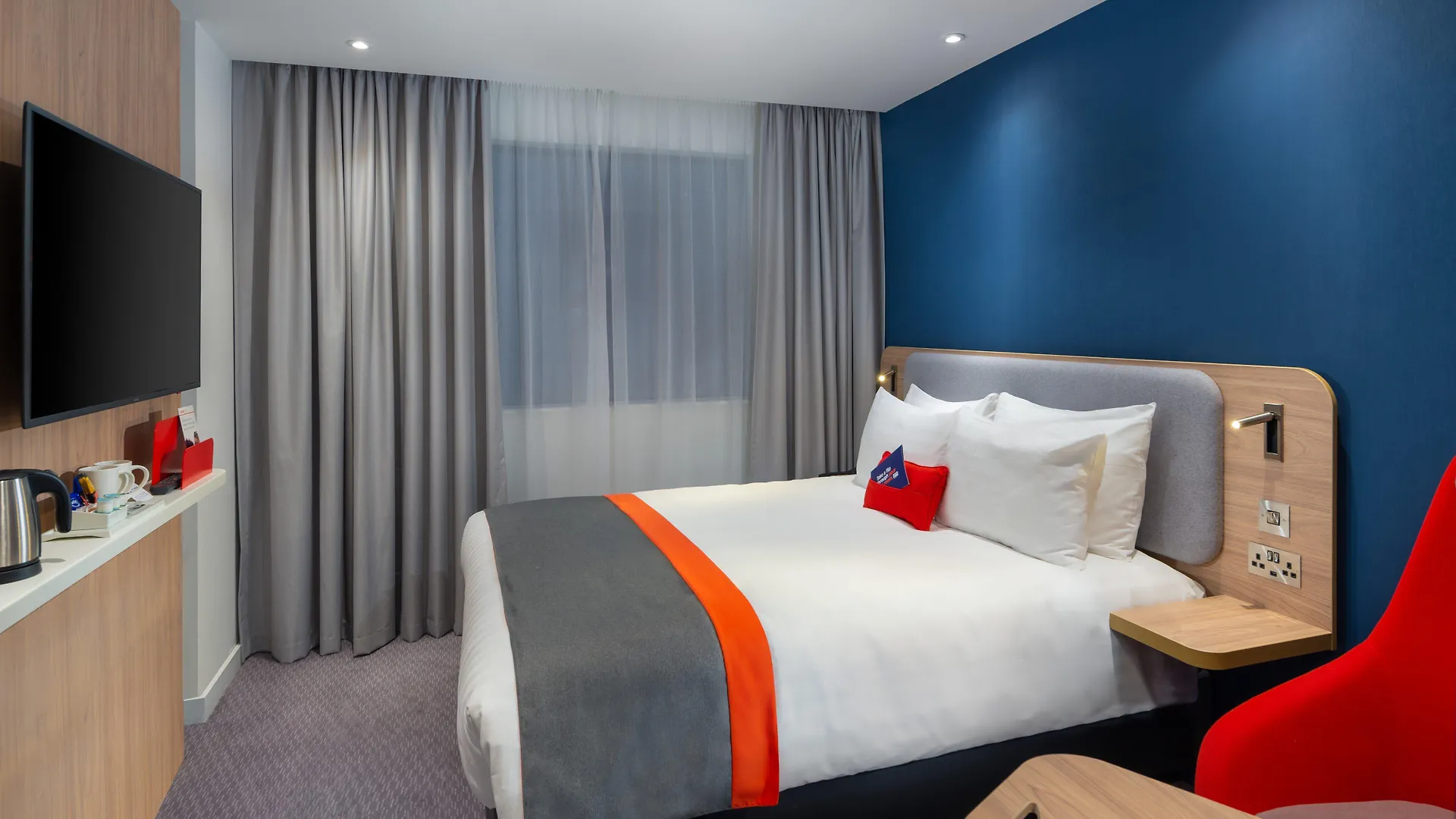 הית'רו Holiday Inn Express - London Heathrow T4, An Ihg Hotel בריטניה