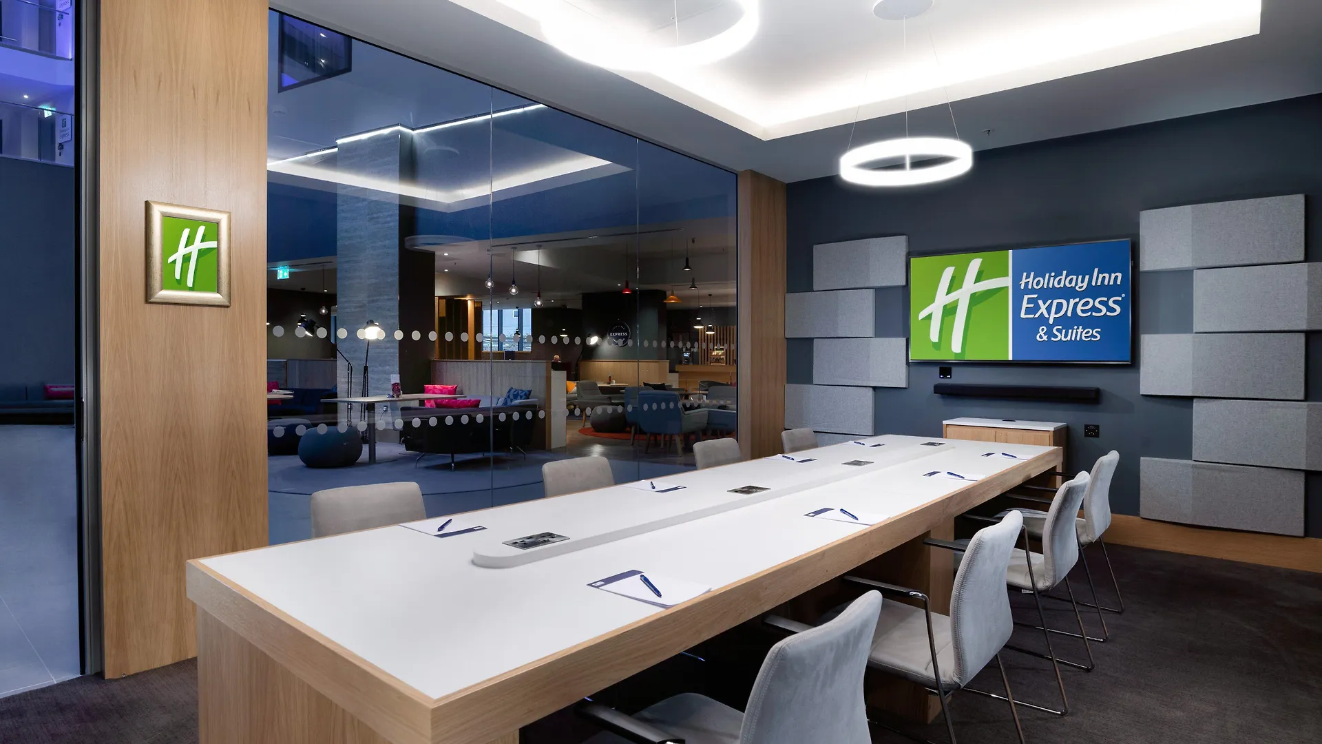 הית'רו Holiday Inn Express - London Heathrow T4, An Ihg Hotel