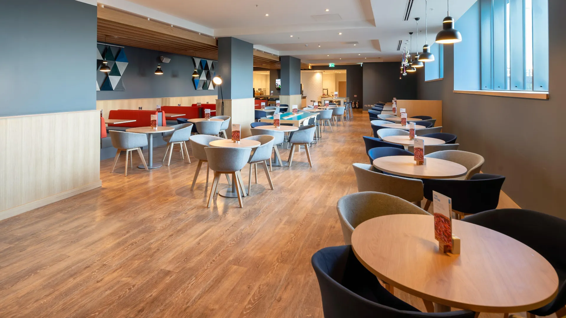 Holiday Inn Express - London Heathrow T4 By Ihg Хитроу Отель