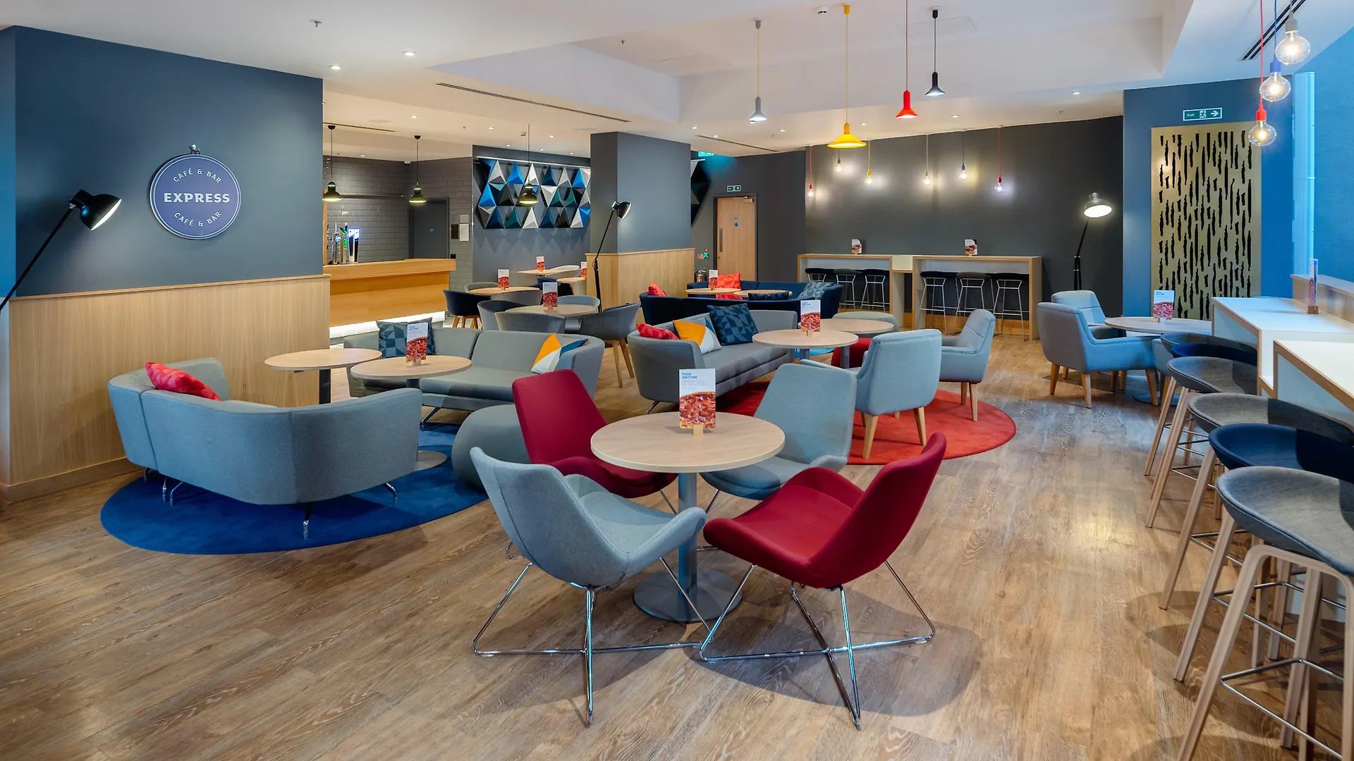 Holiday Inn Express - London Heathrow T4 By Ihg Хитроу Отель