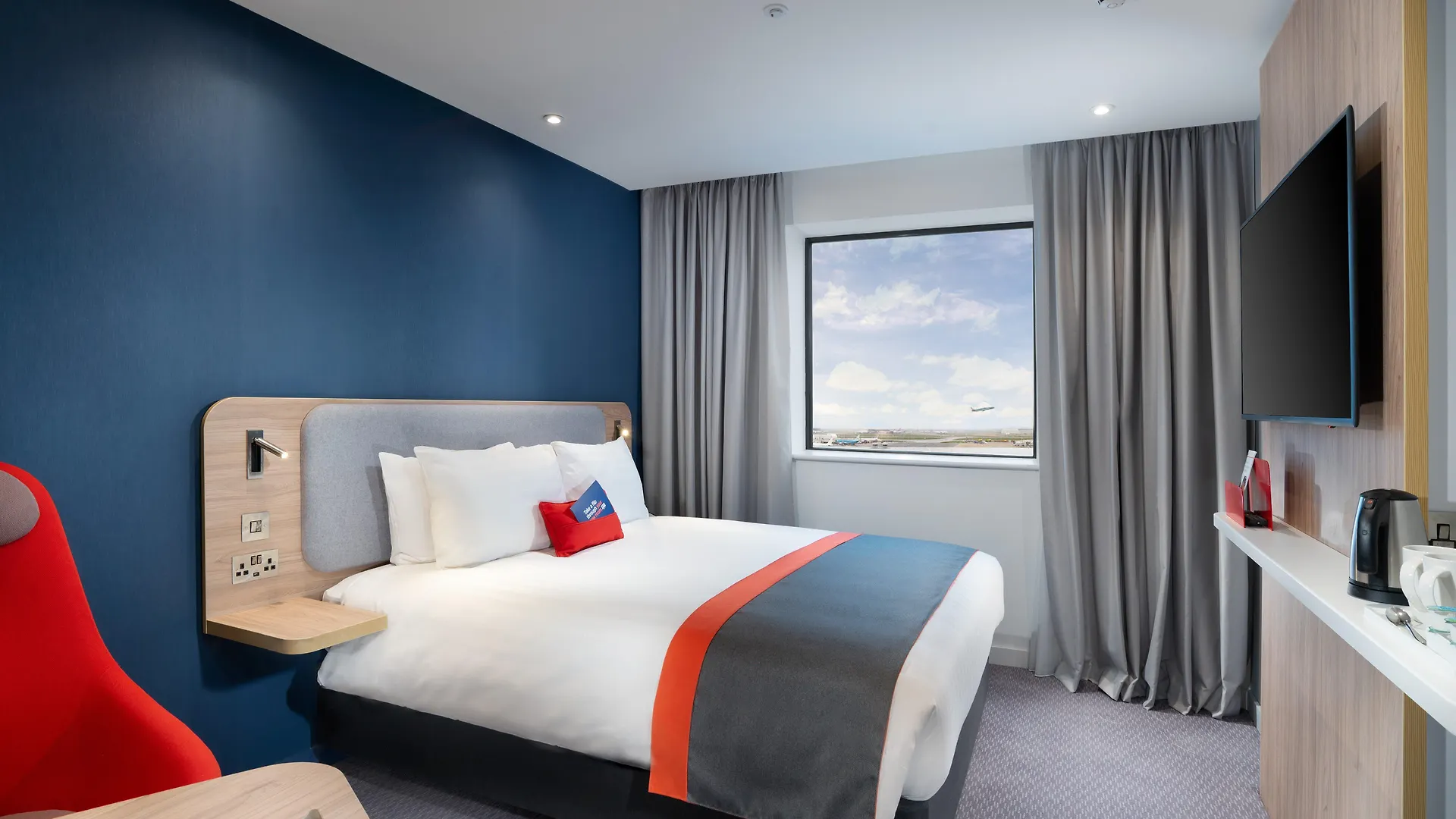 Holiday Inn Express - London Heathrow T4 By Ihg Хитроу 4*,  Великобритания
